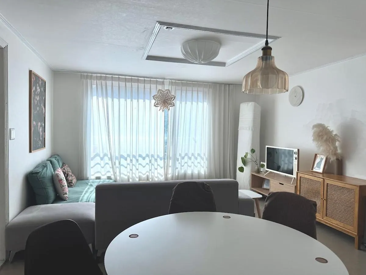 Studio 99 Hongdae 3Rooms 2Baths Seoul Lägenhet