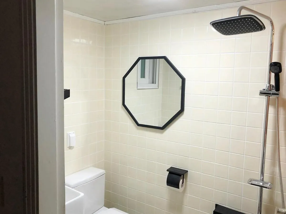 Studio 99 Hongdae 3Rooms 2Baths Seoul Lägenhet