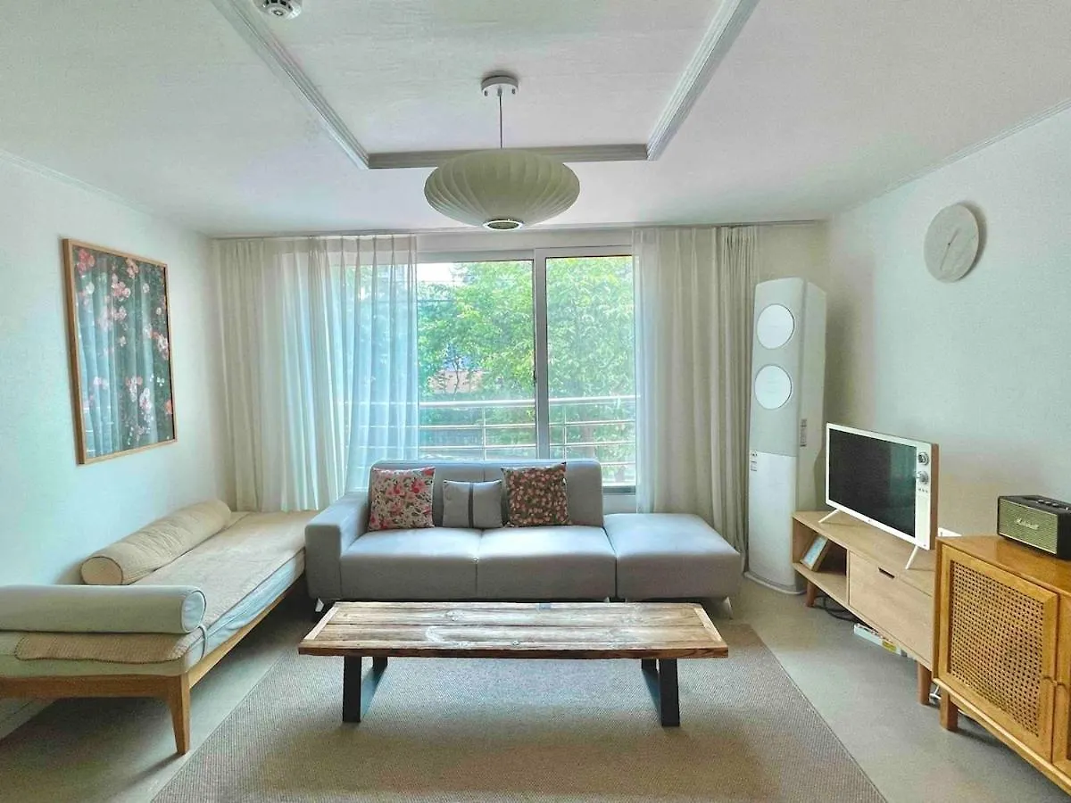 Studio 99 Hongdae 3Rooms 2Baths Seul 0*,