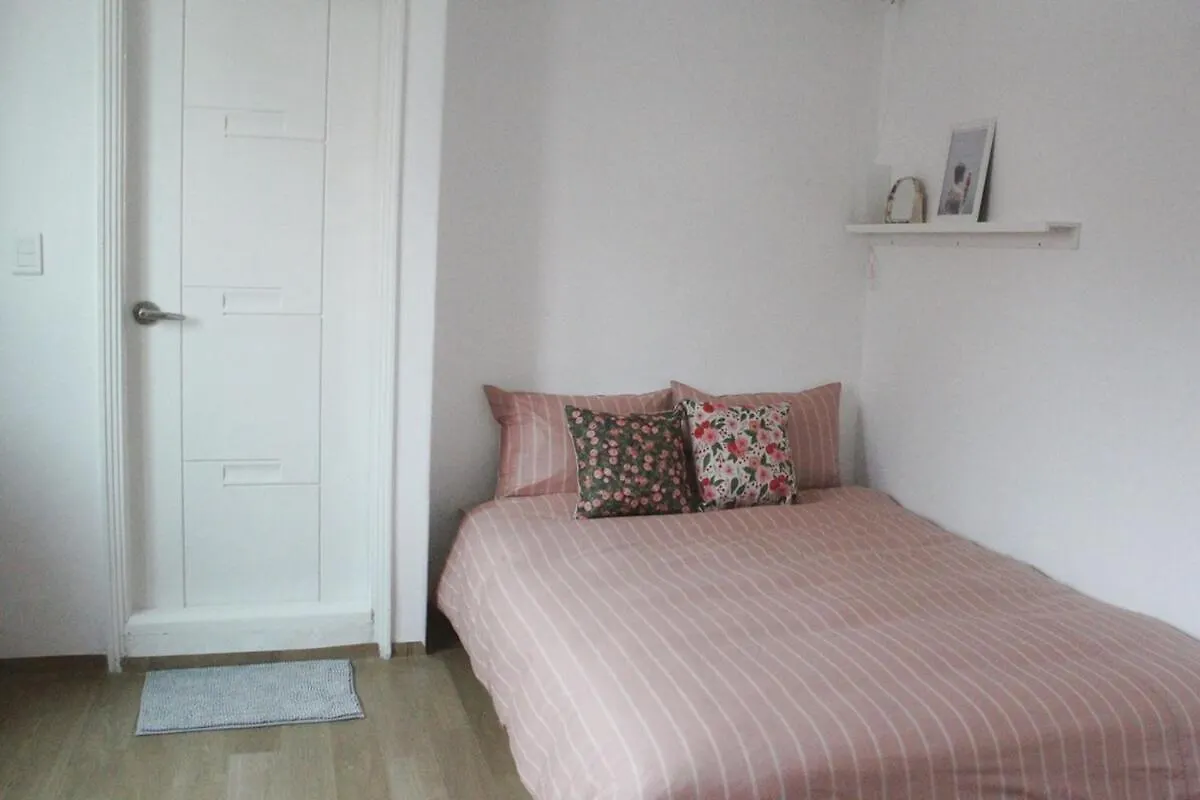 Studio 99 Hongdae 3Rooms 2Baths Seul 0*,